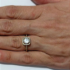 ANEL NO BRUTO PRONTO PARA O BANHO - ANEL CRAVEJADO EM MICROS ZIRCÔNIAS E PEDRA EM ZIRCÔNIA - PESO MÉDIO: 1,2GR - COMPOSIÇÃO: LATÃO / ZIRCÔNIA - ANEL000565