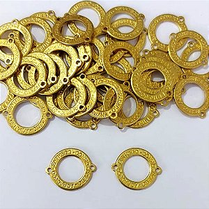 ACESSÓRIO NO BRUTO PRONTO PARA O BANHO - (CX.62) (4455) ACESSÓRIO REDONDO VAZADO ACREDITO, ACEITO,ENTREGO, CONFIO COM DUAS ARGOLINHAS 15MM - PESO TOTAL 0,8GR - COMPOSIÇÃO: 100% LATÃO - BRU0003824