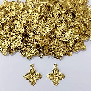 DUPLICADO - ACESSÓRIO NO BRUTO PRONTO PARA O BANHO - (V4055) ACESSÓRIO FLOR COM DUAS ARGOLINHAS 15MM - PESO TOTAL 0,5GR - COMPOSIÇÃO: 100% LATÃO - BRU0003836