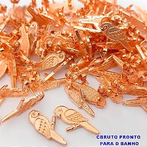 BRINCO NO BRUTO PRONTO PARA O BANHO(CRIS)(CX171)-BRINCO SIMPLES PEQUENO E DELICADO / TAMANHO 20X6MM (PESO 1,5GR ) BRU25160