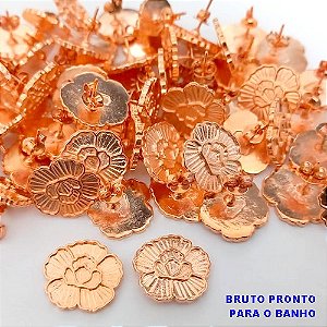 BRINCO NO BRUTO PRONTO PARA O BANHO(CRIS)(CX171)-BRINCO FLOR SIMPLES PEQUENO E DELICADO / TAMANHO 16MM (PESO 2.5GR ) BRU25162