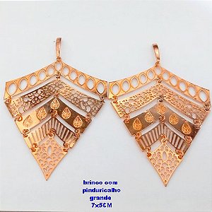 BRINCO NO BRUTO PRONTO PARA O BANHO(171)- BRINCO GRANDE COM PINDURICALHO EM FOTORORROSÃO ( TAMANHO 7X5CM -( PESO 8.9GR - BRU25192