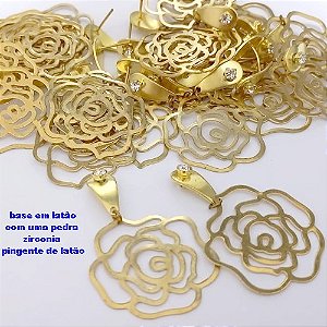 BRINCO NO BRUTO PRONTO PARA O BANHO(CX172)BRINCO COM BASE E PINGENTE EM LTÃO COM PUMA PEDRA DE ZIRCONIA NA BASE(PESO 4.2GR - BRU2525203