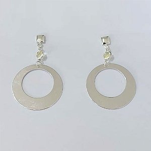 BRINCO FOLHEADO A PRATA COM 50 MILÉSIMOS + VERNIZ DIAMOND - BRINCOS DE PINO BASE QUADRADA COM CRISTAL E ARGOLA 28X46MM - PRA883