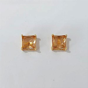 BRINCO FOLHEADO A OURO - BANHADO COM 5 MILÉSIMOS + VERNIZ DIAMOND - BRINCO DE PINO COM ZIRCÔNIA QUADRADA SALMÃO 12MM OURO1283