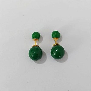 BRINCO FOLHEADO A OURO - BANHADO COM 5 MILÉSIMOS + VERNIZ DIAMOND - BRINCO DE PINO COM PÉROLAS VERDES 10MM - OURO1285
