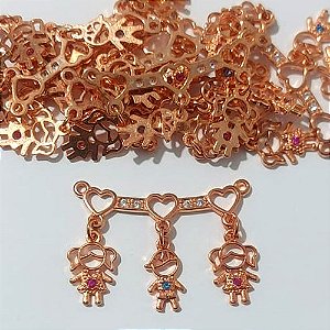 ACESSÓRIO NO BRUTO PRONTO PARA O BANHO - (MAD) . (CX.54) CANGA 2 MENINAS E 1 MENINO COM ZIRCÔNIA 20X28MM - PESO TOTAL 1,7GR - BRU0003851