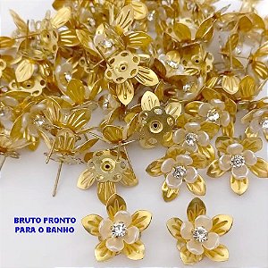 BRINCO NO BRUTO PRONTO PARA O BANHO(117)-BRINCO TODO TRABALHADO EM LATÃO/VIDRO E ZIRCONIA - TAMANHO 19MM / PESO 2.5GR - BRU25256