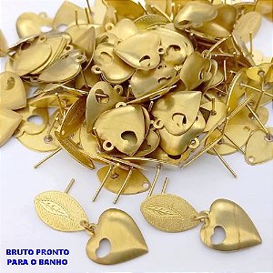 BRINCO NO BRUTO PRONTO PARA BANHO (CX178) (100% LATÃO) -BRINCO COM BASE DE PINO TRADICIONAL COM PINGENTE DE CORAÇÃO - PESO TOTAL 2.2GR - BRU25443