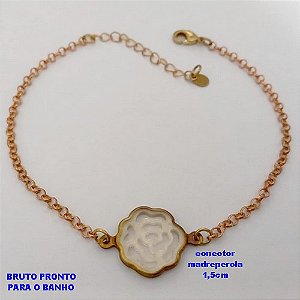 PULSEIRA NO BRUTO PRONTO PARA O BANHO(CX178) - PULSEIRA SIMPLES E DELICADA COM UMA FLOR EM MADREPEROLA- TAMANHO: 18CM+EXTENSOR - PESO TOTAL 2.4GR - BRU25467