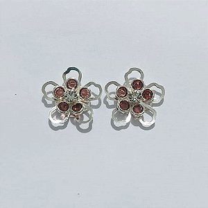 BRINCO FOLHEADO A PRATA COM 50 MILÉSIMOS + VERNIZ DIAMOND - BRINCO DE PINO FLOR COM ZIRCÔNIAS MARROM E CRISTAL 20MM - PRA984