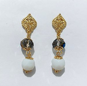 BRINCO FOLHEADO A OURO - BANHADO COM 5 MILÉSIMOS + VERNIZ DIAMOND - BRINCO BASE TRABALHADA E PEDRAS 9MM - OURO1232