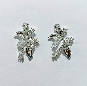 BRINCO FOLHEADO A PRATA COM 50 MILÉSIMOS + VERNIZ DIAMOND - BRINCO DE PINO FOLHAS COM ZIRCÔNIAS 25MM - PRA965