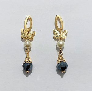 BRINCO FOLHEADO A OURO - BANHADO COM 5 MILÉSIMOS + VERNIZ DIAMOND - BRINCO DE PINO BASE BORBOLETA E PÉROLA PEDRA NATURAL PRETA 6MM - OURO1235