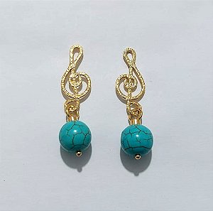 BRINCO FOLHEADO A OURO - BANHADO COM 5 MILÉSIMOS + VERNIZ DIAMOND - BRINCO DE PINO BASE NOTA MUSICAL E PEDRA NATURAL AZUL 12MM - OURO1357