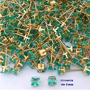 BRINCO NO BRUTO PRONTO PARA O BANHO(pote)- BRINCO DE PINO COM PEDRA DE ZIRCONIA DE 5.5MM QUADRADA - TAMANHO 5.5MM - PESO TOTAL 0,4GR - BRU25707