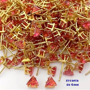 BRINCO NO BRUTO PRONTO PARA O BANHO(pote)- BRINCO DE PINO COM PEDRA DE ZIRCONIA DE 6MM TRIANGULO - PESO TOTAL 0,7GR - BRU25709