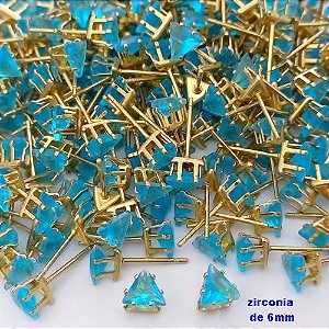 BRINCO NO BRUTO PRONTO PARA O BANHO(pote)- BRINCO DE PINO COM PEDRA DE ZIRCONIA DE 6MM TRIANGULO - PESO TOTAL 0,7GR - BRU25714