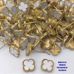 BRINCO NO BRUTO PRONTO PARA O BANHO (pote)  BRINCO DE PINO COM PINGENTE TIPO VAN CLEEF 8x8MM - COMPOSIÇÃO: LATÃO / RESINA - PESO 0,06GR - BRU25754