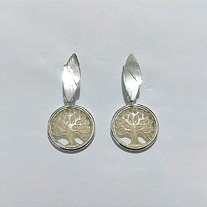 BRINCO FOLHEADO A PRATA COM 50 MILÉSIMOS + VERNIZ DIAMOND - BRINCO DE PINO BASE FOLHA E ÁRVORE DA VIDA 12MM - PRA1052