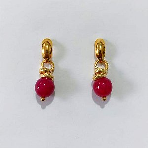 BRINCO FOLHEADO A OURO - BANHADO COM 5 MILÉSIMOS + VERNIZ DIAMOND - BRINCO DE PINO BASE CURVA E PEDRA NATURAL 8MM - OURO1428