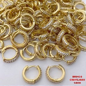 BRINCO NO BRUTO PRONTO PARA O BANHO (CX185) -BRINCO ARGOLINHA DE PRESSÃO(TRANQUETA)CRAVEJADO COM DUAS FILEIRA DE ZIRCONIA - TAMANHO 14MM / PESO TOTAL 1.9GR - BRU258231