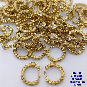 BRINCO NO BRUTO PRONTO PARA O BANHO(CX185)- BRINCO ARGOLINHA DE PRESSÃO(TRANQUETA)- TAMANHO 12MM COM UM CORAÇÃO DE ZIRCONIA / PESO TOTAL 1.8GR - BRU25849