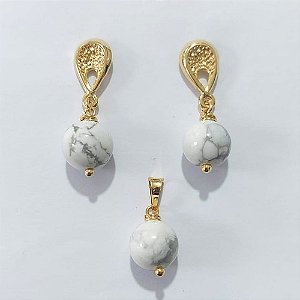 CONJUNTO FOLHEADO A OURO - BANHADO COM 5 MILÉSIMOS + VERNIZ DIAMOND - CONJUNTO (SEM CORRENTE) COM BRINCOS DE PINO E PINGENTE EM PEDRA NATURAL 10MM - OURO1452