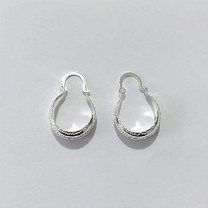BRINCO FOLHEADO A PRATA COM 50 MILÉSIMOS + VERNIZ DIAMOND - BRINCO DE ARGOLA 7X15MM - PRA1071
