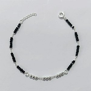 PULSEIRA FOLHEADA A PRATA COM 50 MILÉSIMOS + VERNIZ DIAMOND - PULSEIRA COM MIÇANGAS - TAM: 18CM - PRA1096