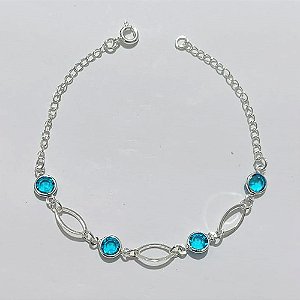 PULSEIRA FOLHEADA A PRATA COM 50 MILÉSIMOS + VERNIZ DIAMOND - PULSEIRA 18CM COM CRISTAIS AZUIS E ELEMENTOS VAZADOS - PRA1104