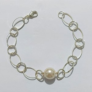 PULSEIRA FOLHEADA A PRATA COM 50 MILÉSIMOS + VERNIZ DIAMOND - PULSEIRA 19CM COM ELEMENTOS VAZADOS E PÉROLA - PRA1113