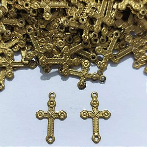 ACESSÓRIO NO BRUTO PRONTO PARA O BANHO - (3.1616F1) CRUCIFIXO COM DUAS ARGOLINHAS 16MM - PESO 0,3GR - COMPOSIÇÃO 100% LATÃO - BRU27018
