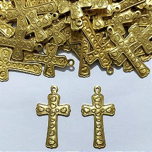 ACESSÓRIO NO BRUTO PRONTO PARA O BANHO - (3.926) CRUCIFIXO CORAÇÕES 25MM - PESO 0,6GR - COMPOSIÇÃO 100% LATÃO - BRU27019