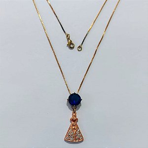 GARGANTILHA NO BRUTO PRONTA PARA O BANHO(CX187) - GARGANTILHA COM CORRENTE 45M E PINGENTE EM ZIRCÔNIA REDONDA AZUL E NOSSA SRA CRAVEJADA 23MM - PESO: 4,7GR - COMPOSIÇÃO LATÃO / ZIRCÔNIA - BRU27105