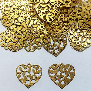 ACESSÓRIO NO BRUTO PRONTO PARA O BANHO - (273) (CX.71) CORAÇÃO COM FOLHAS VAZADO FOTO CORROSÃO 15MM - PESO 0,4GR - COMPOSIÇÃO 100% LATÃO - BRU27124