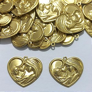 ACESSÓRIO NO BRUTO RONTO PARA O BANHO - (4697) CORAÇÃO MÃE E FILHO 20MM - PESO 2,2GR - COMPOSIÇÃO 100% LATÃO - BRU27146