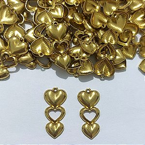 ACESSÓRIO NO BRUTO PRONTO PARA O BANHO - (4252) 3 CORAÇÕES 20MM - PESO 0,8GR - COMPOSIÇÃO 100% LATÃO - BRU27155