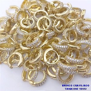 BRINCO NO BRUTO PRONTO BANHO (CX190) - BRINCO COM DUAS FILEIRAS EM ZIRCÔNIAS - ARGOLINHA DE PRESSÃO (TRANQUETA) TAMANHO 10MM - PESO TOTAL 1,3GR - BRU26096