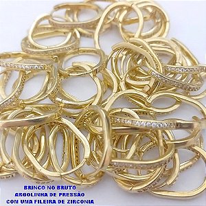 BRINCO NO BRUTO PRONTO BANHO (CX190) - BRINCO COM UMA FILEIRAS EM ZIRCÔNIA-TAMANHO 17X13MM - ARGOLINHA DE PRESSÃO (TRANQUETA) - PESO TOTAL 2.3GR - BRU26700