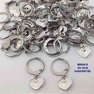 BRINCO EM AÇO INOXIDÁVEL(CX190)- BRINCO ARGOLA DE PRESSÃO PINGENTE COM UM CORAÇÃO DE 10MM - COMPOSIÇÃO: AÇO INOXIDÁVEL - AÇO26732