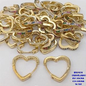 BRINCO NO BRUTO PRONTO BANHO (CX191) - BRINCO ARGOLINHA DE PRESSÃO(TRANQUETA) COM CORAÇÃO CRAVEJADO EM MICRO ZIRCONIAS COLORIDAS -TAMANHO 16MM - ARGOLINHA DE PRESSÃO (TRANQUETA) - PESO TOTAL 2.4GR - BRU26742
