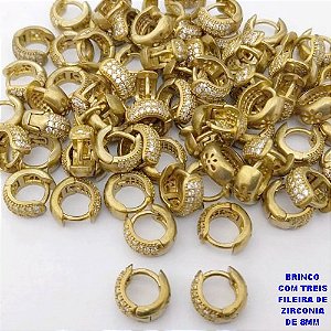 BRINCO NO BRUTO PRONTO PARA O BANHO(CX192) - BRINCO DE ARGOLINHA DE PRESSÃO(TRANQUETA)COM TREIS FILEIRA DE ZIRCONIA -"(TAMANHO 8MM)" PESO 1.3GR- BRU26823