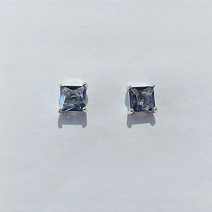 BRINCO FOLHEADO A PRATA COM 50 MILÉSIMOS + VERNIZ DIAMOND - BRINCOS DE PINO COM ZIRCÔNIAS QUADRADAS LILÁS 8X8MM - PRA1167