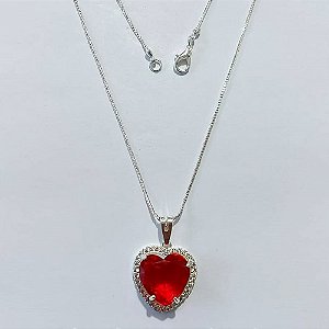 GARGANTILHA FOLHEADA A PRATA COM 50 MILÉSIMOS + VERNIZ DIAMOND - GARGANTILHA COM CORRENTE VENEZIANA 45CM E PINGENTE CORAÇÃO BASE CRAVEJADA EM MICROS ZIRCÔNIAS E ZIRCÔNIA 17MM - PRA1182