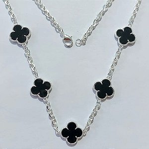 GARGANTILHA FOLHEADA A PRATA COM 50 MILÉSIMOS + VERNIZ DIAMOND - 50CM COM TREVOS TIPO VAN CLEEF PRETA 15MM - PRA1206