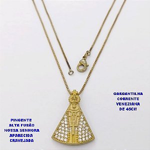 GARGANTILHA NO BRUTO PRONTO PARA O BANHO(CX ) COM CORRENTE VENEZIANA DE 45CM COM FECHO LAGOSTA PINGENTE EM ALTA FUSÃO(NOSSA SENHORA APARECIDA CRAVEJADA)TAMANHO 2,5X2CM -( PESO 3.8GR - BRU28493