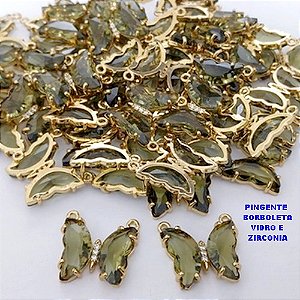 PINGENTE NO BRUTO PRONTO PARA O BANHO(CX.127) .PINGENTE DE BORBOLETA EM VIDRO E ZIRCONIA / TAMANHO 2X1,5CM -( PESO 2.2GR(VENDIDA POR UNIDADE) - BRU29047