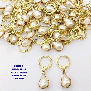 BRINCO NO BRUTO PRONTO PARA O BANHO(AV)(CX195 ) BRINCO ARGOLINHA DE PRESSÃO PINGENTE DE PEROLA EM GOTA 14X8MM - PESO 1.6GR - BRU29075