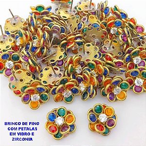 BRINCO NO BRUTO PRONTO PARA O BANHO - (CX195) (AV) BRINCO DE PINO FLOR CRAVEJADA EM VIDRO E ZIRCÔNIAS COLORIDAS 15MM - PESO TOTAL 2,4GR - COMPOSIÇÃO: LATÃO / ZIRCÔNIA - BRU16128